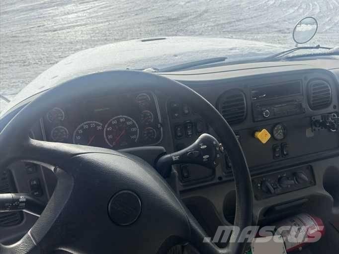 Freightliner M2-112 Camion cassonati