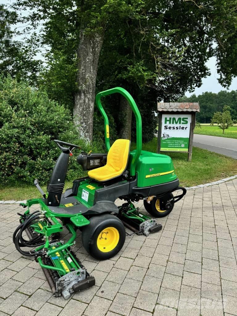 John Deere 2500 B Tosaerba per il green