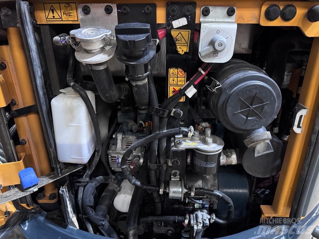 Hyundai R25Z-9 AK Miniescavatori