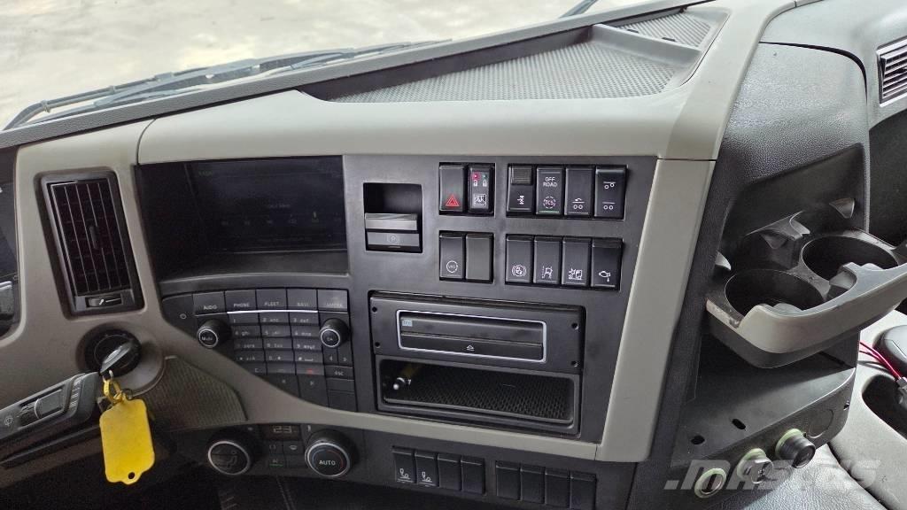 Volvo FM460 6X2*4 Camion con gancio di sollevamento