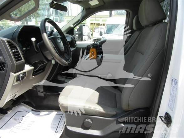 Ford F550 Spargisabbia e spargisale