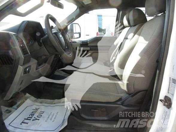 Ford F550 Camion con sponde ribaltabili