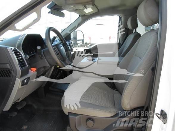 Ford F550 Camion con sponde ribaltabili