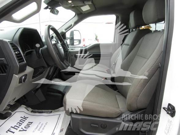 Ford F550 Camion con sponde ribaltabili