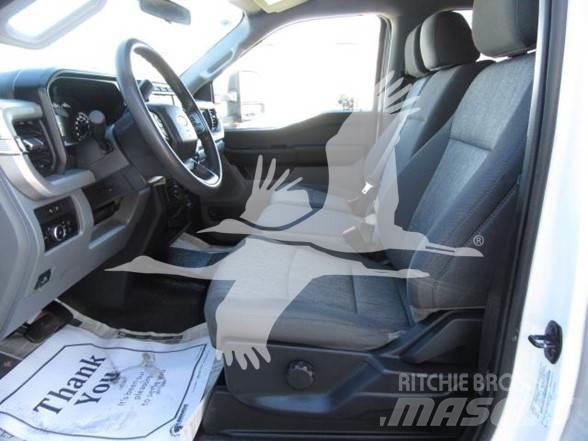 Ford F550 Camion con sponde ribaltabili