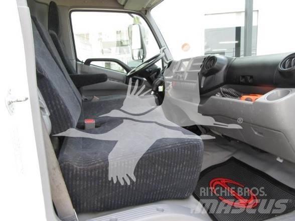 Hino 195 Camion con sponde ribaltabili