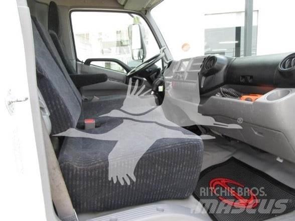 Hino 195 Camion con sponde ribaltabili