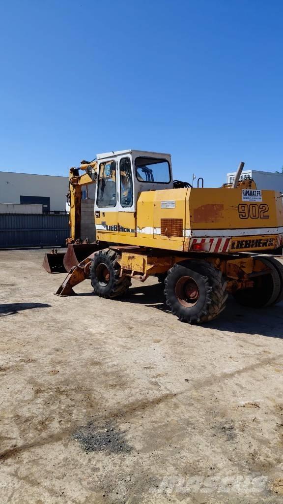 Liebherr A 902 Escavatori gommati