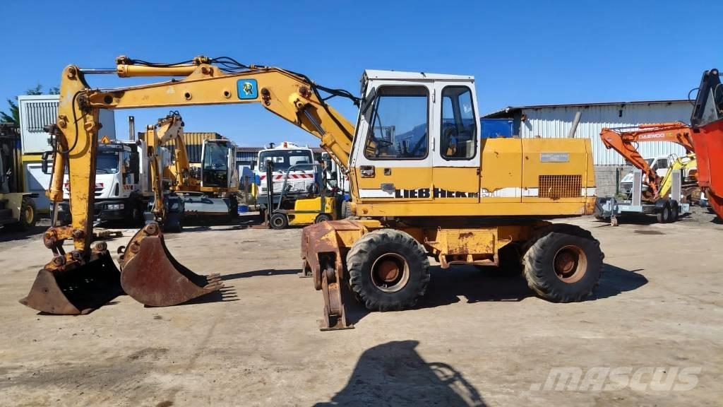 Liebherr A 902 Escavatori gommati