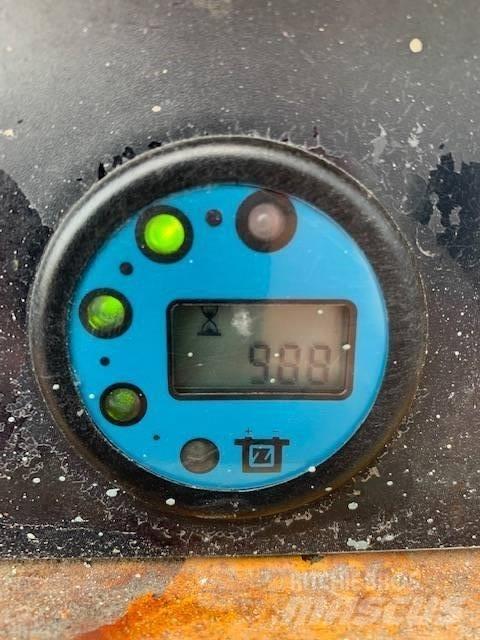 Haulotte Compact 10 Piattaforme a pantografo