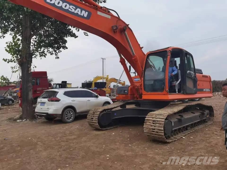 Doosan DX300LC Escavatori cingolati