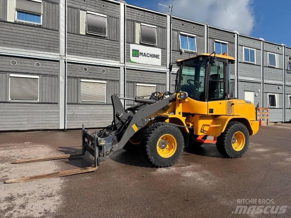 Volvo L 30 GS Pale gommate