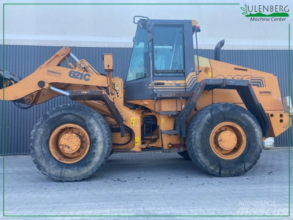 CASE 621 C Pale gommate