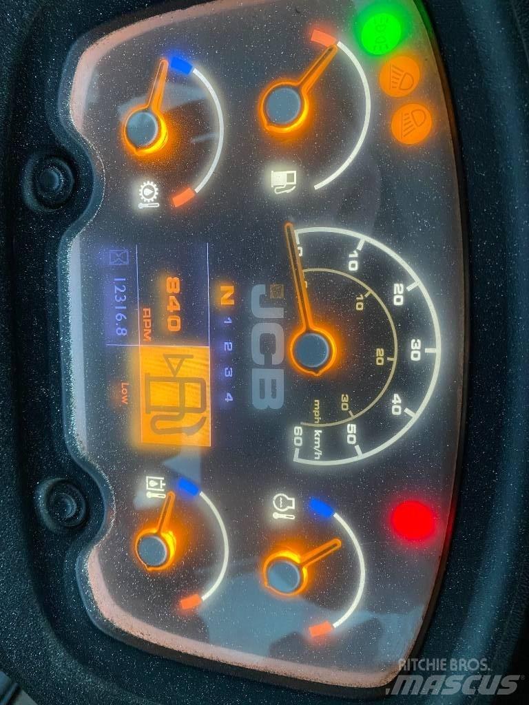 JCB 411 HT T4i Pale gommate