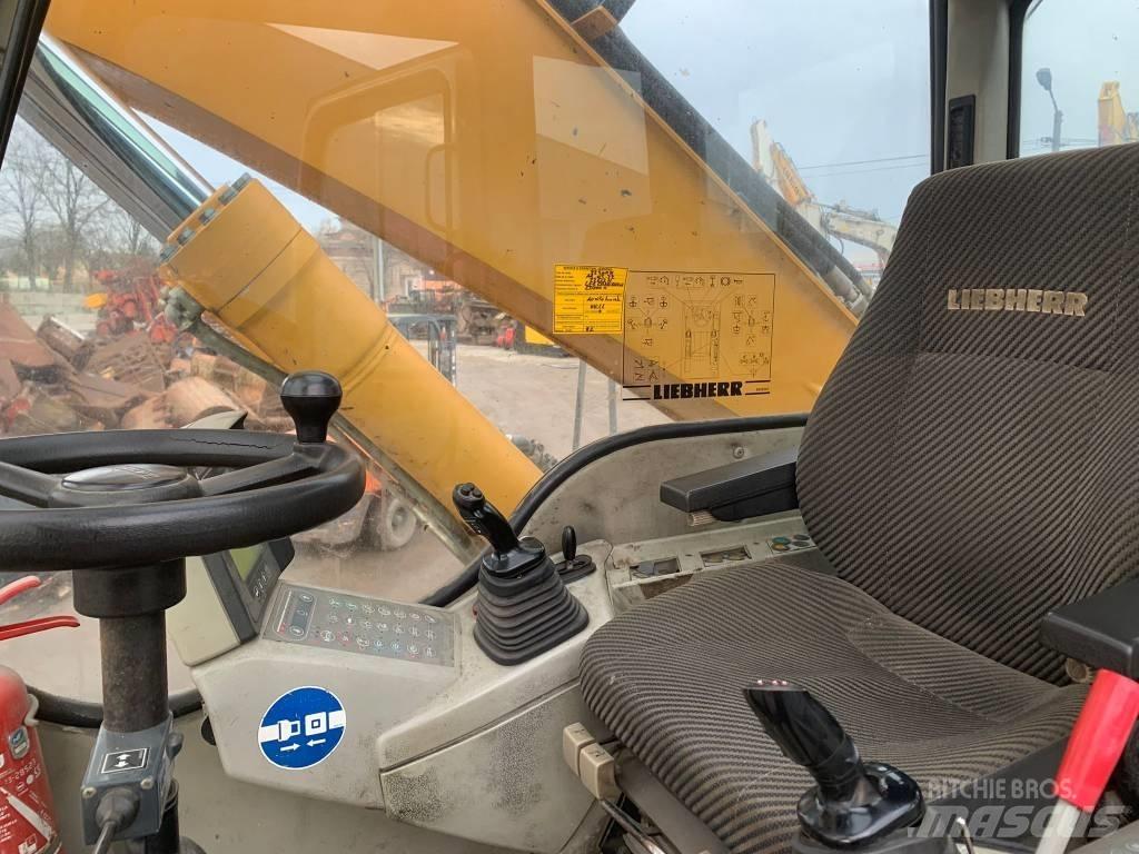 Liebherr A 904 C Escavatori gommati