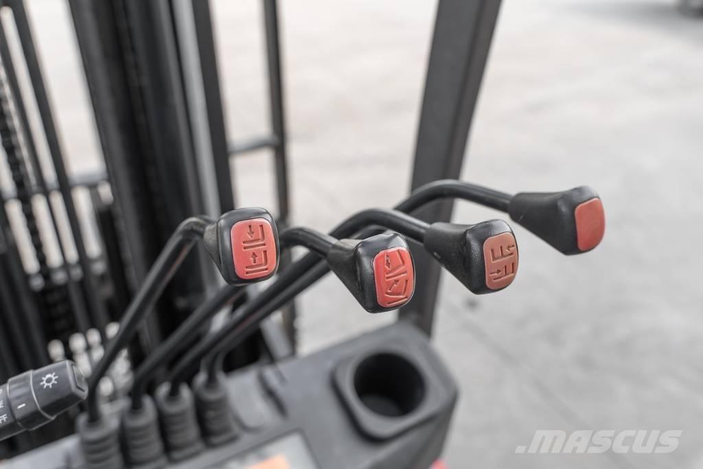 Manitou MI 25 D Carrelli elevatori diesel