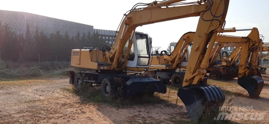 Liebherr A 902 Escavatori gommati