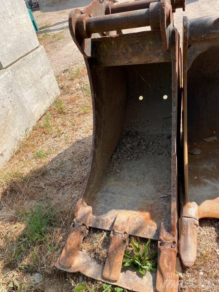 Komatsu PW148-11 Escavatori gommati