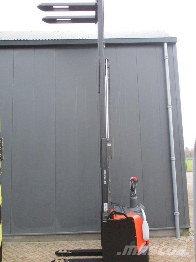 Toyota SPE120 Carrelli elevatori bassi a piattaforma