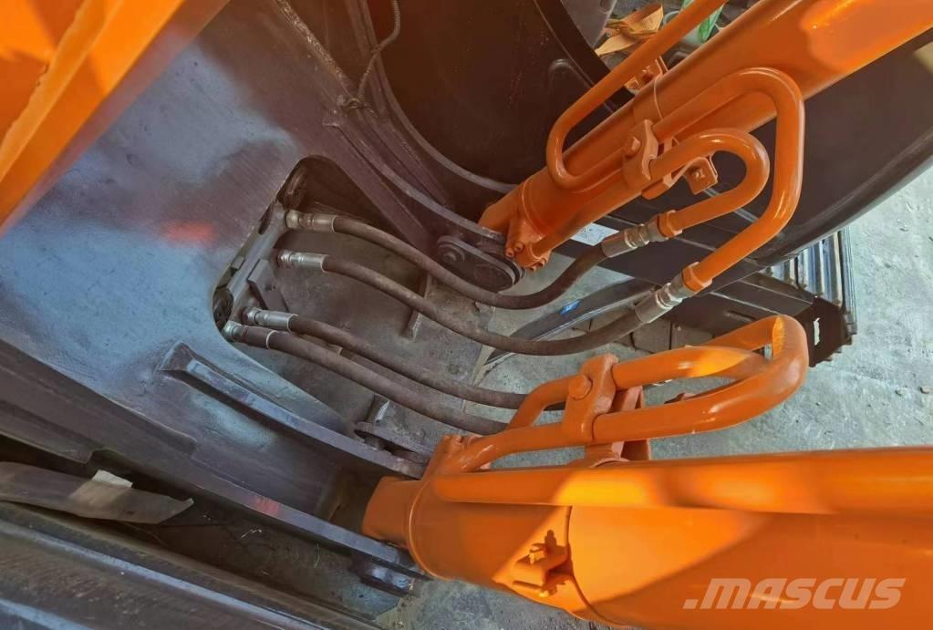 Hitachi ZX 200 Escavatori cingolati