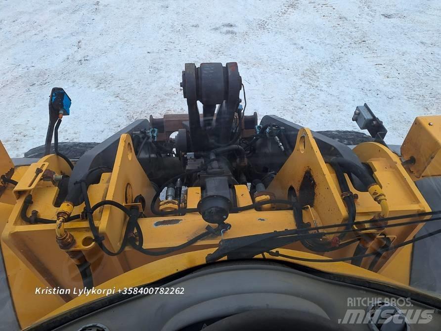 Volvo L120E Pale gommate