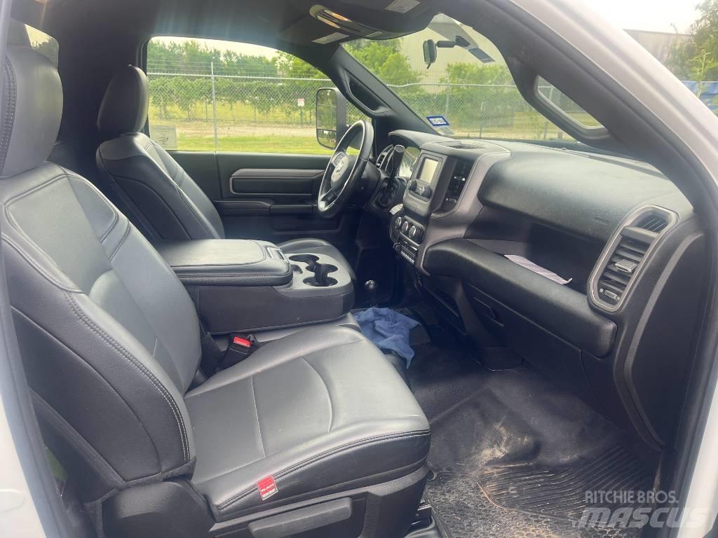 RAM 5500 Camion con sponde ribaltabili