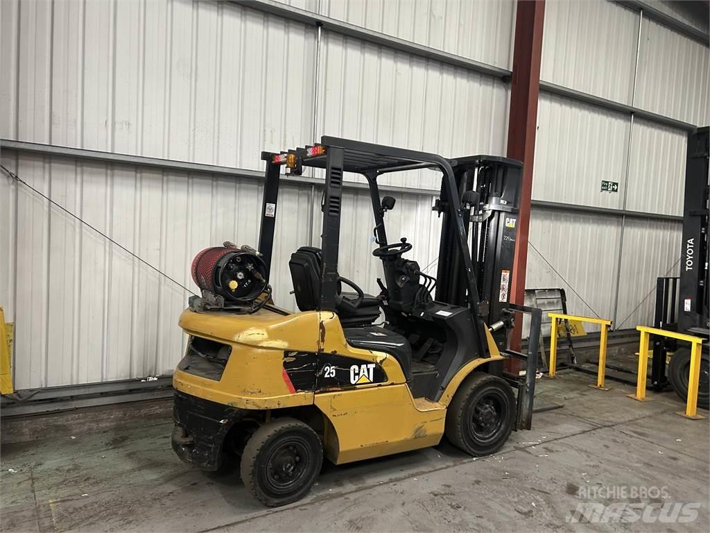 CAT GP25NT Carrelli elevatori GPL