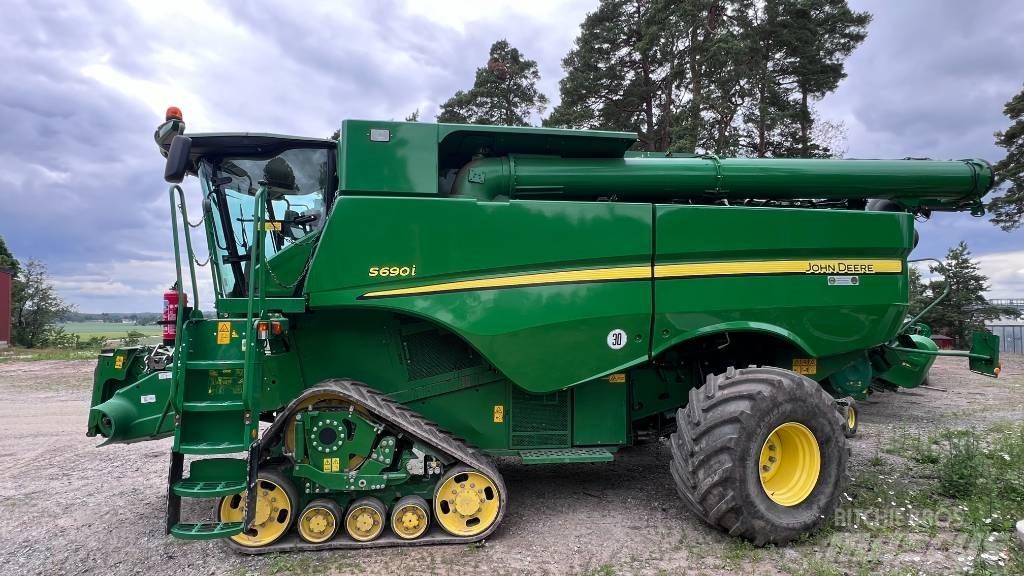 John Deere S 690 Mietitrebbiatrici