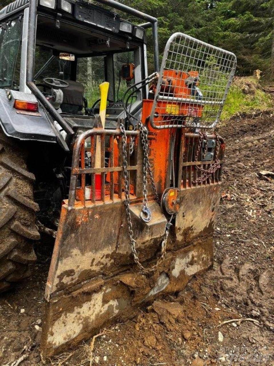 Valtra 6550 Altri mezzi forestali