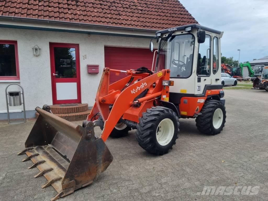 Kubota R 520 N Pale gommate