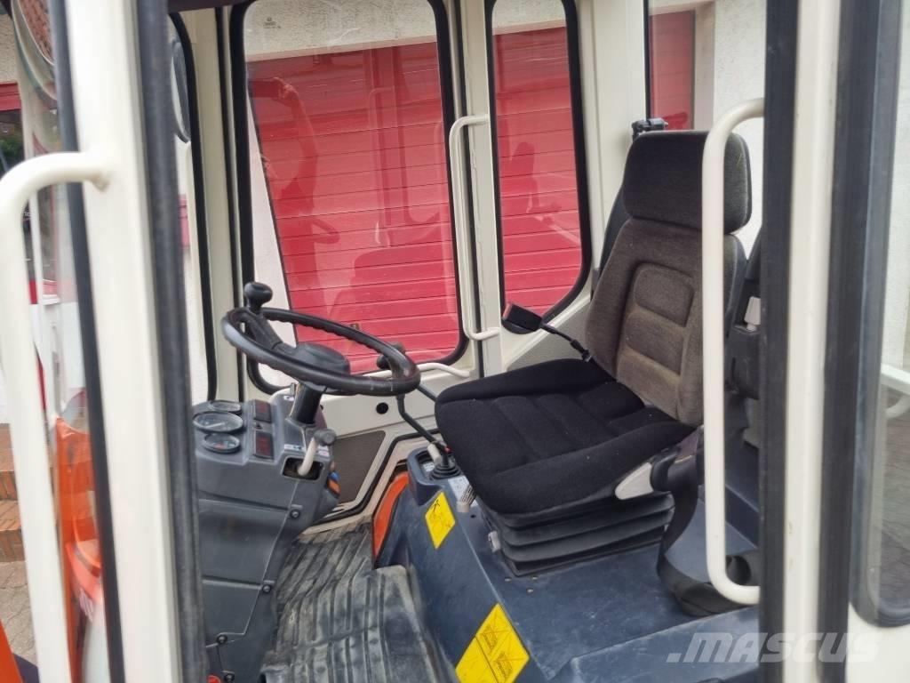 Kubota R 520 N Pale gommate