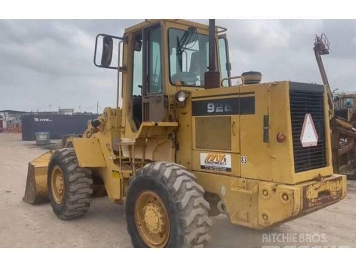 CAT 926E Pale gommate
