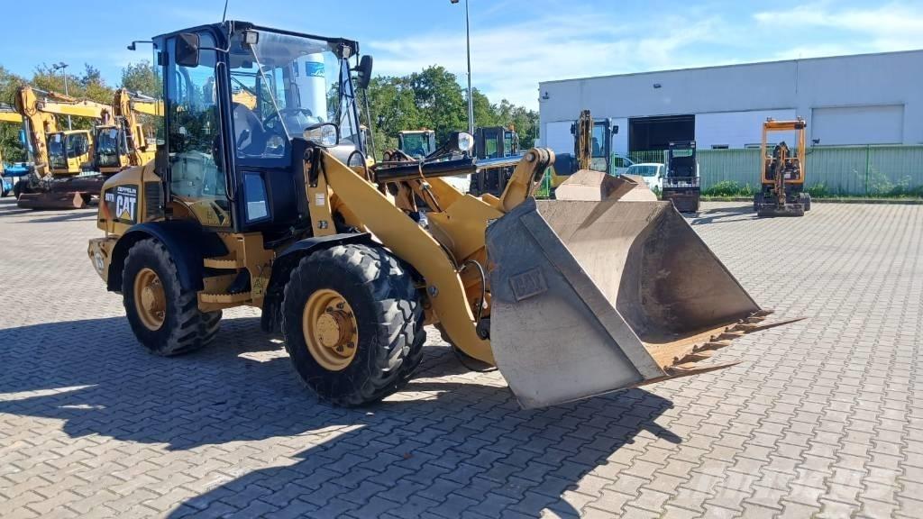CAT 907 H 2 Pale gommate