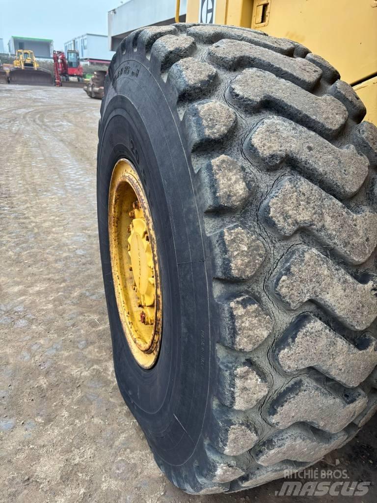 CAT 950 B Pale gommate