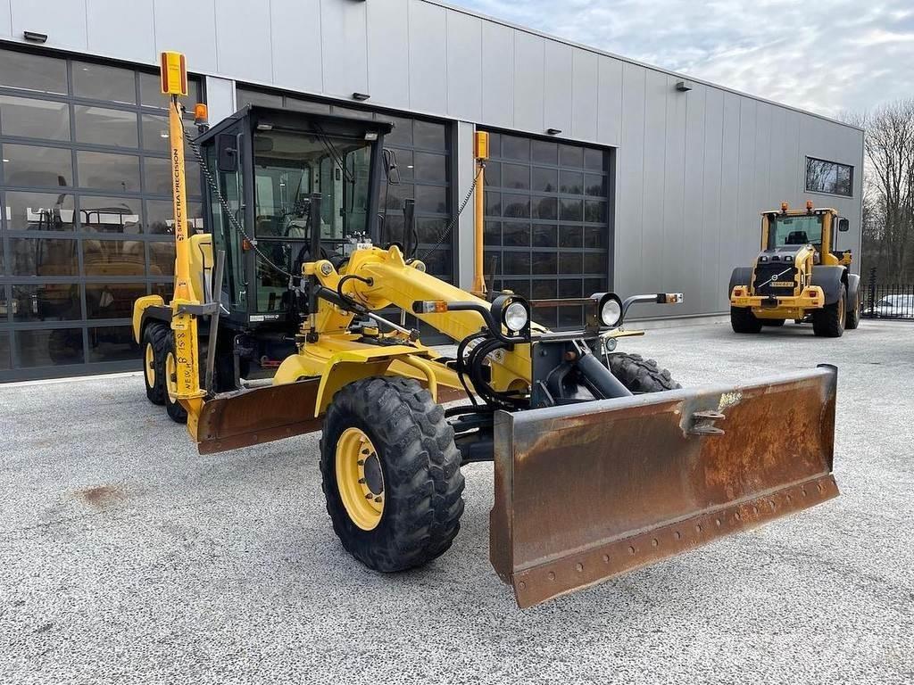 New Holland F106.6 Motorgraders