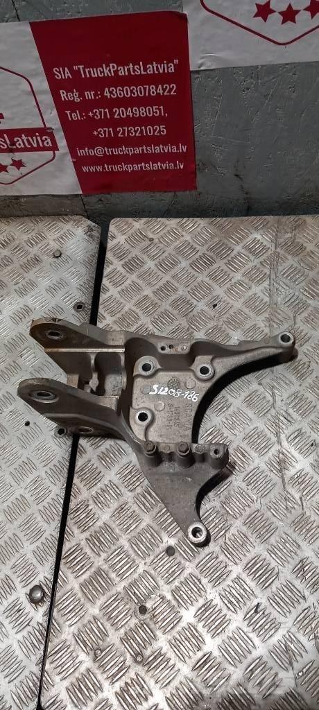 Scania 94 D.     1409345 Cabine e interni