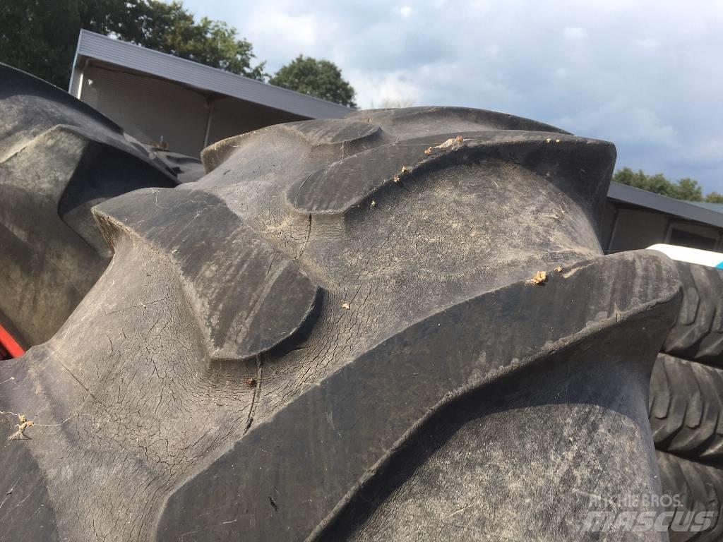 Taurus 20.8 R 38 Pneumatici, ruote e cerchioni