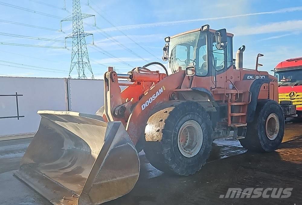 Doosan DL 400 Pale gommate
