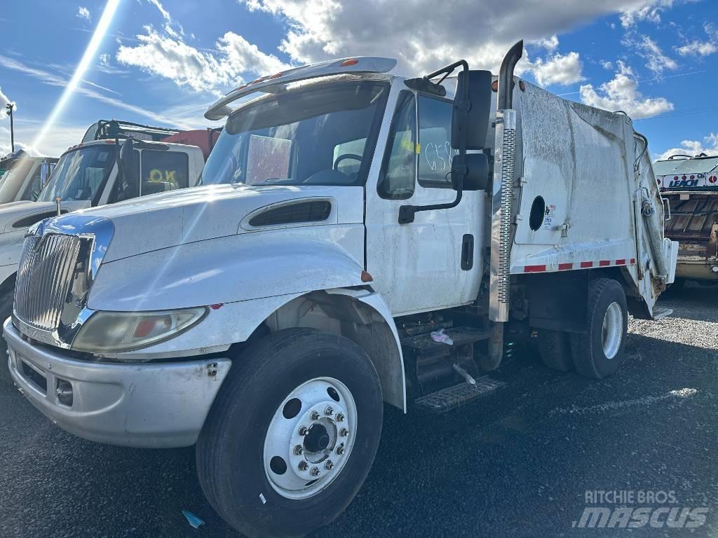 International 4300 Camion dei rifiuti