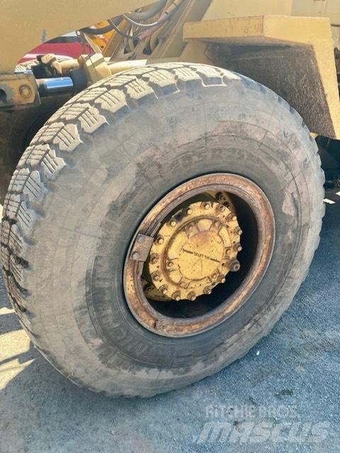 CAT 950 B Pale gommate