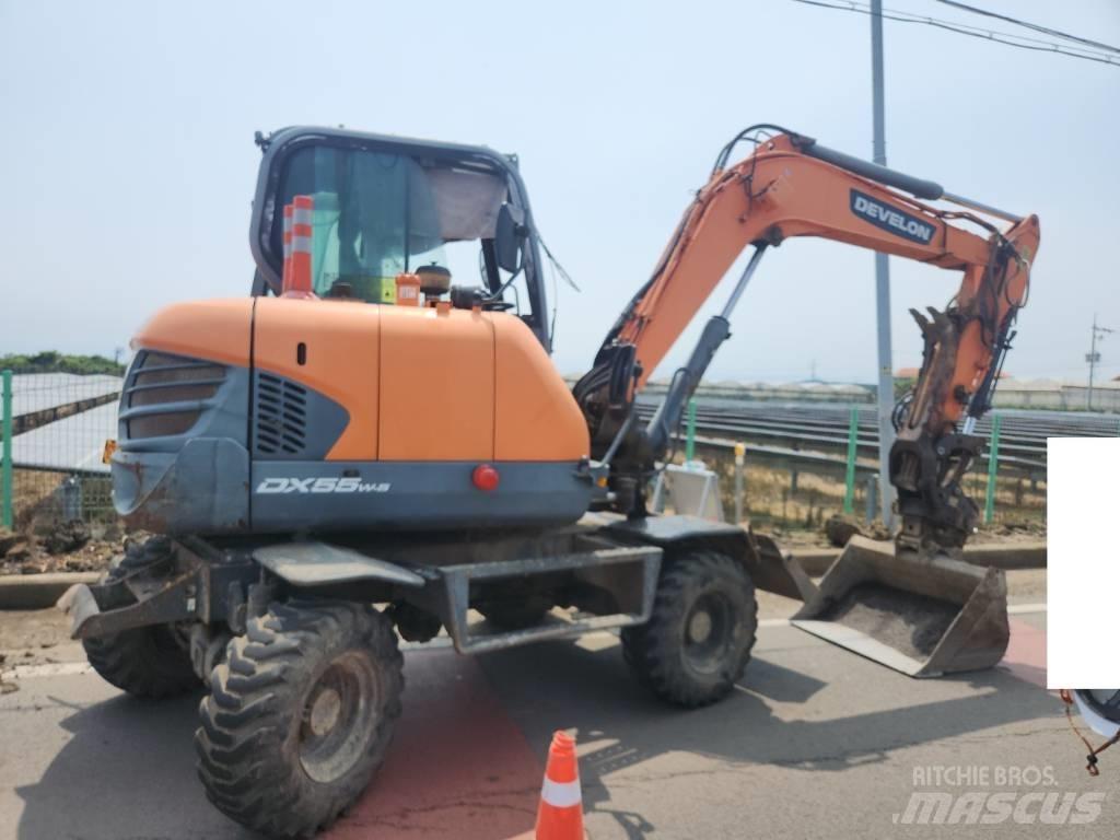 Doosan DX 55 W Escavatori gommati