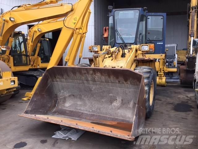 Komatsu WA150-1 Pale gommate
