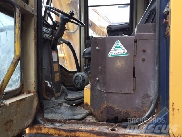 Komatsu WA150-1 Pale gommate
