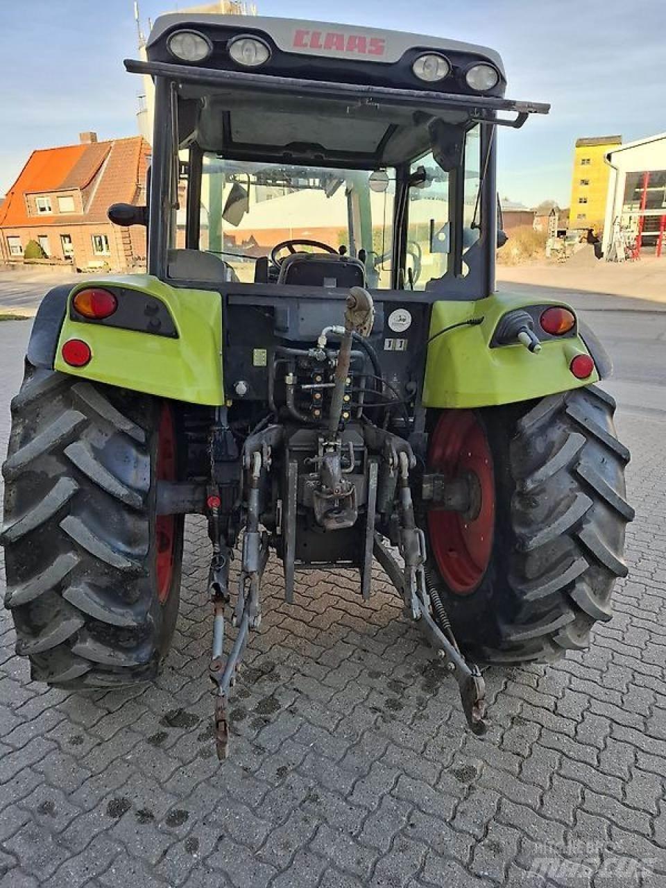 CLAAS AXOS 330 CX Trattori