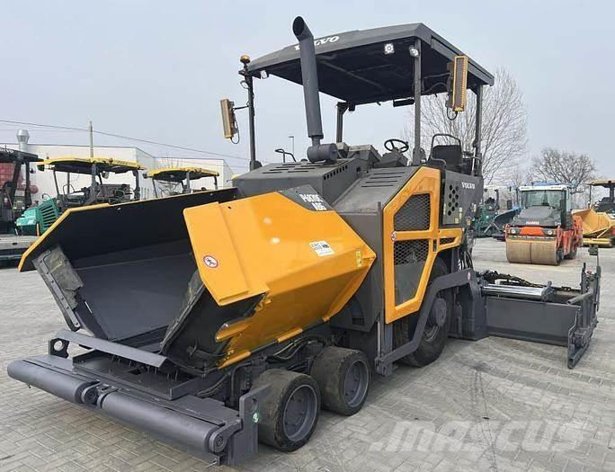 Volvo P 6870C Finitrici