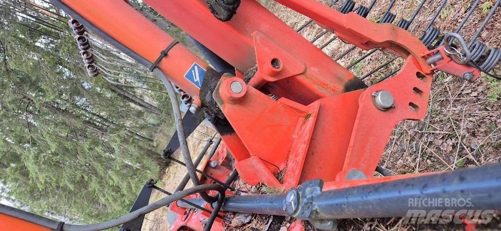 Kuhn GA 8121 Falciandanatrici