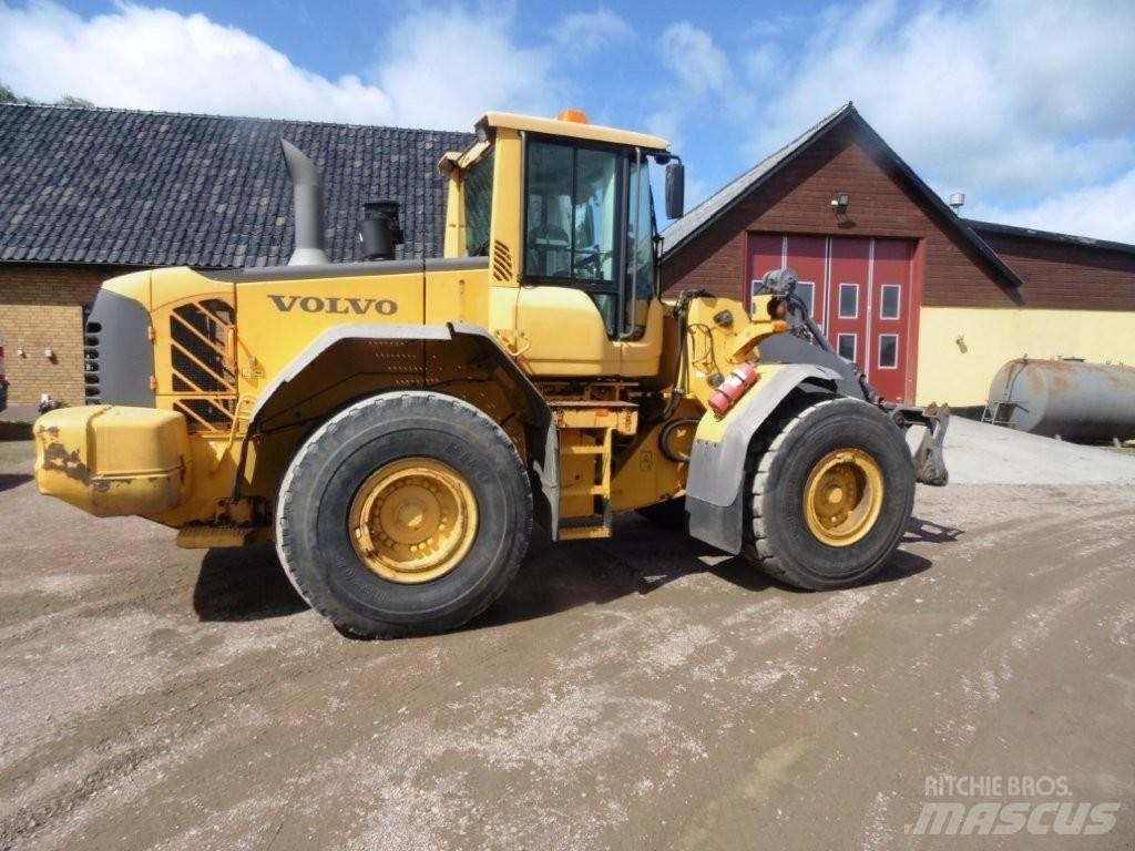 Volvo L 120 F Pale gommate