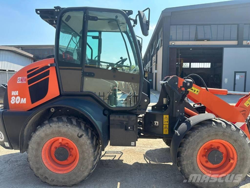 Komatsu WA 80 M-8 Pale gommate