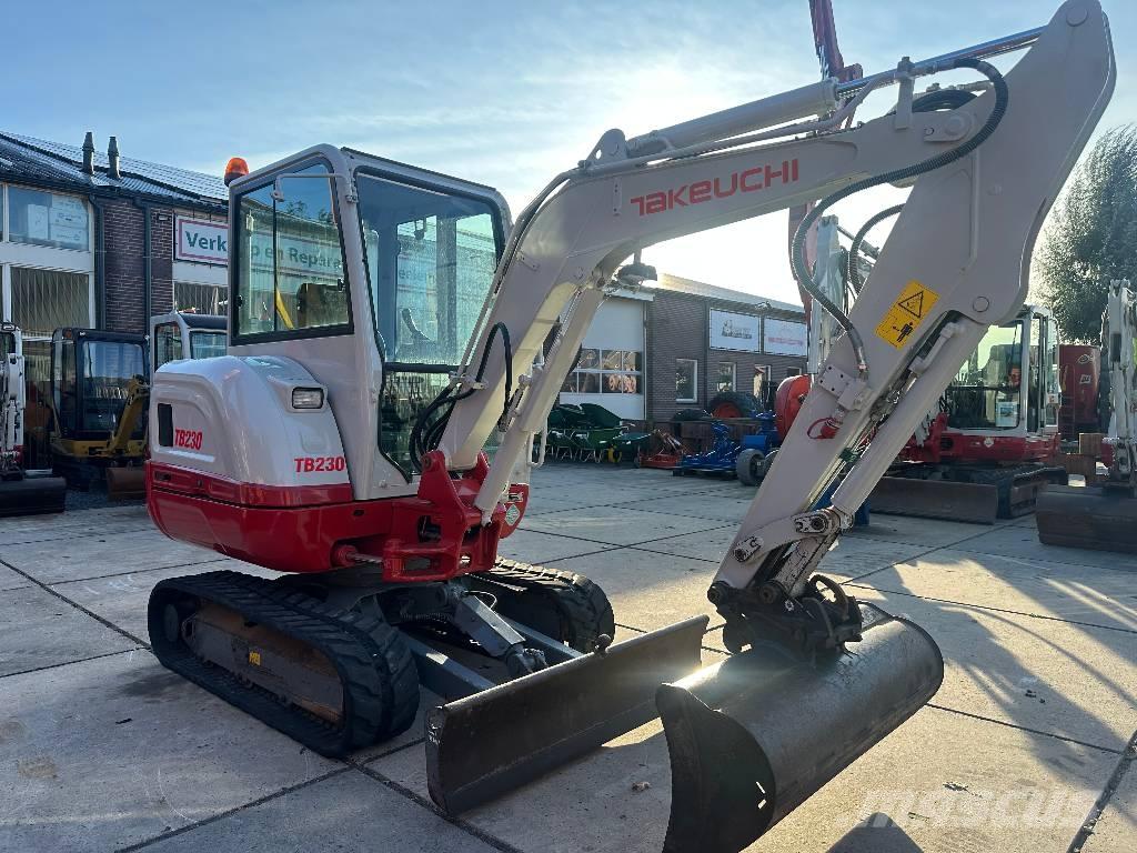 Takeuchi TB 230 Miniescavatori