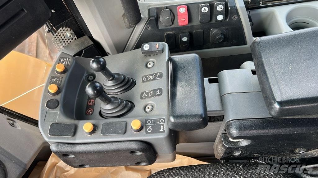 CAT 972 M Pale gommate